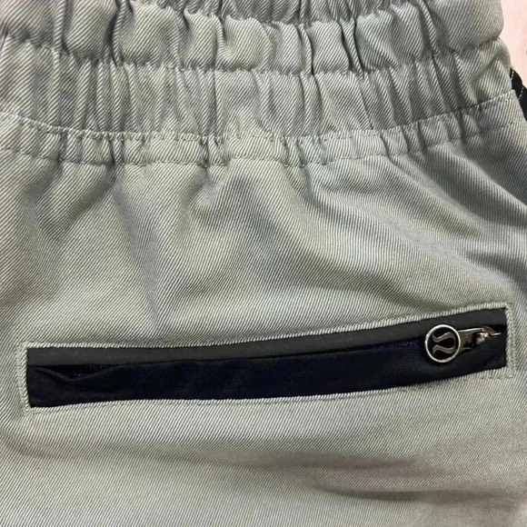 Lululemon Varsity Short Black Tie waist Pockets Gym Lift Crosstrain Size 4 - Picture 7 of 7